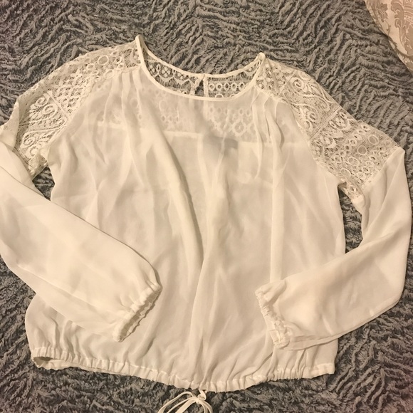 ✨ Blouse ✨ - Picture 2 of 5